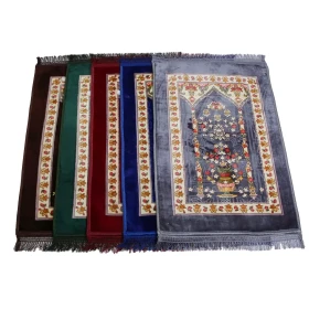 سجادة صلاة مخمل معرق